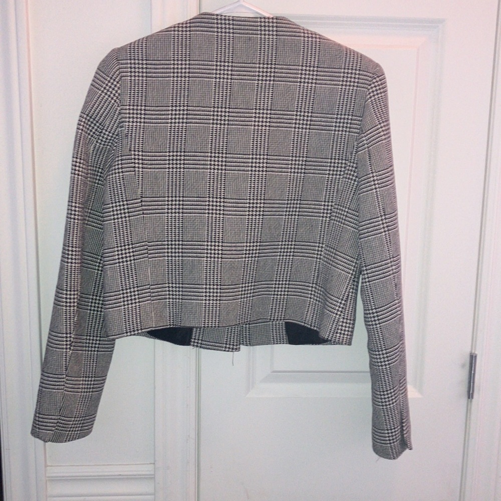 Round collar blazer - Picture 10 of 11